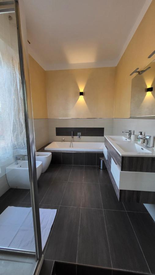La Casa Del Buonviaggio Apartment ลาสเปเซีย ภายนอก รูปภาพ